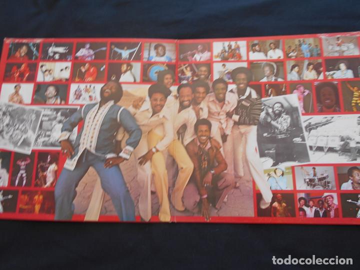 Discos de vinilo: EARTH WIND & FIRE // THE BEST // DOBLE PORTADA - Foto 3