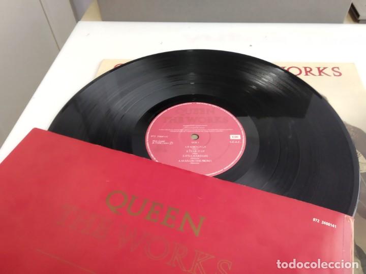 Discos de vinilo: ANTIGUO DISCO DE QUEEN  THE  WORKS - Foto 6