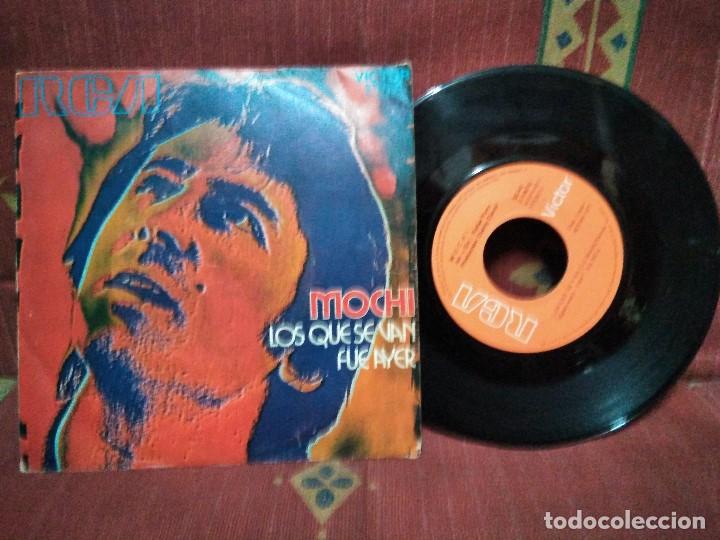 Discos de vinilo: singles de Nino Bravo y Mochi - Foto 4
