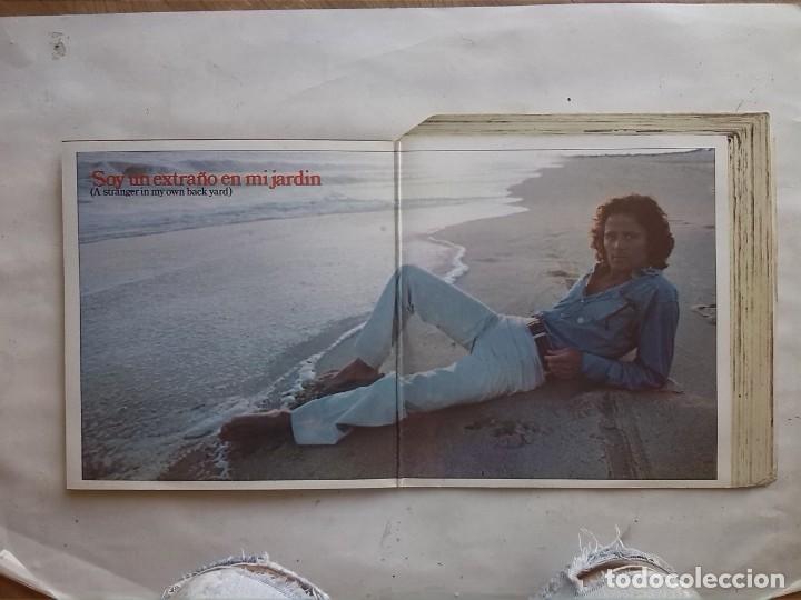 Discos de vinilo: GILBERT O&acute;SULLIVAN A STRANGER IN MY OWN BACK YARD - Foto 2
