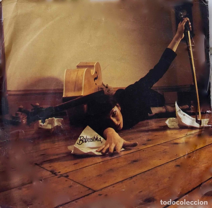 Discos de vinilo: KATE BUSH, BABOOSHKA. SINGLE UK CON TRI&Aacute;NGULO ORIGINAL EN EL VINILO - Foto 1