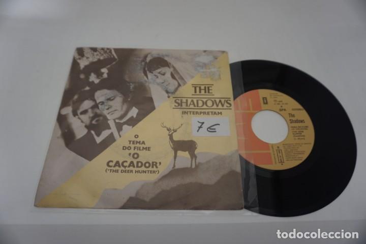 Discos de vinilo: VINILO SINGLE - THE SHADOWS THE DEER HUNTER E 006-07 026 - Foto 1