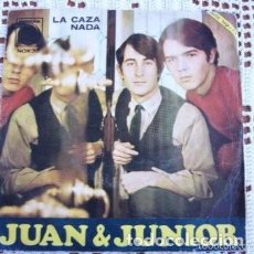 Discos de vinilo: JUAN & JUNIOR LA CAZA EP 1967. Lote 169795404