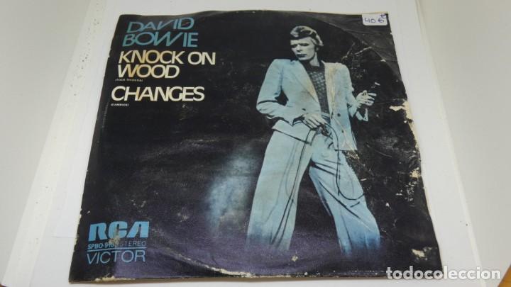 Discos de vinilo: DISCO SINGLE DAVID BOWIE. KNOCK ON WOOD 1979 . - Foto 1