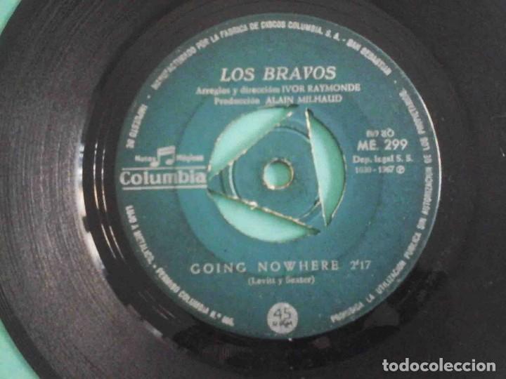 Discos de vinilo: Los Bravos - Trapped / Going Nowhere - Columbia 1967 - Foto 4
