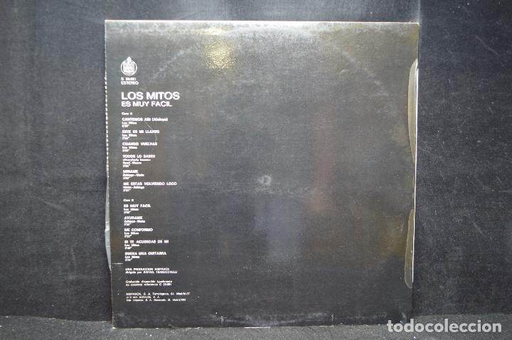 Discos de vinilo: Los Mitos - Es Muy Facil - LP - Foto 2