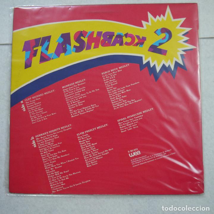 Discos de vinilo: FLASHBACK 2 - FEATURING 6 MEDLEYS - LP 1981 - Foto 2