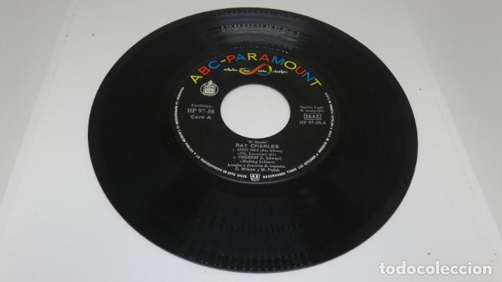 Discos de vinilo: DISCO SINGLE VINILO . RAY CHARLES EL GENIO 1962 - Foto 4