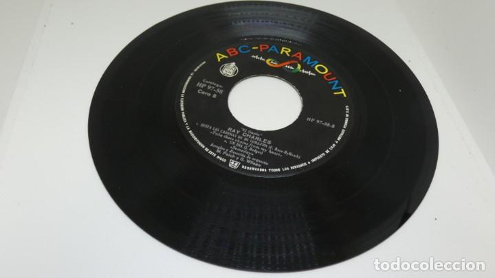 Discos de vinilo: DISCO SINGLE VINILO . RAY CHARLES EL GENIO 1962 - Foto 2