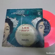 Discos de vinilo: LES RIFF (EP) LE TEMPS DU MUGNET AÑO – 1960 – VINILO COLOR ROSA. Lote 176499250