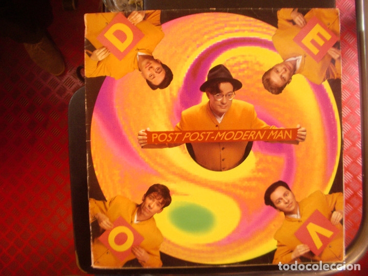 Discos de vinilo: DEVO- POST-POST MODERN MAN. MAXISINGLE. - Foto 1