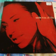 Discos de vinilo: SADE KISS OF LIFE PORTADA SINGLE VINILO PROMO ESPAÑA DEL AÑO 1993 NO VINILO. Lote 182154033