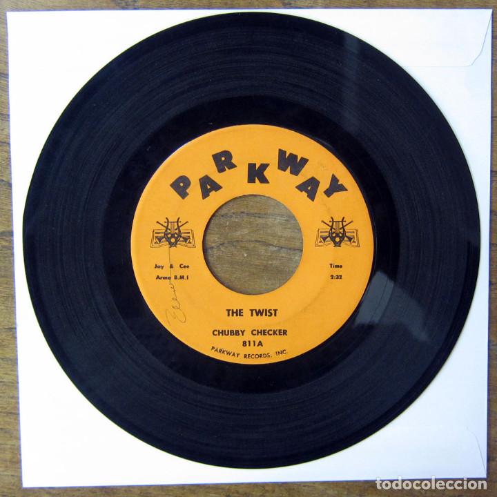 Discos de vinilo: CHUBBY CHECKER - THE TWIST / TOOT - 1960 - Foto 2