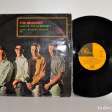 Discos de vinilo: THE SHADOWS - OUT OF THE SHADOWS - LP EMI 048-50.726 ESPAÑA 1970 G+/G. Lote 183470605