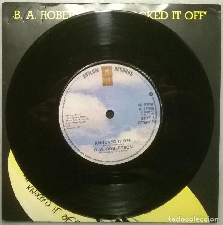 Discos de vinilo: B. A. Robertson. Knocked it off/ SCI FI. Asylum, UK 1979 single - Foto 3