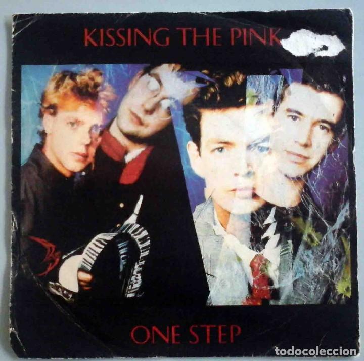 Discos de vinilo: Kissing the pink - One Step / Footsteps - Foto 1