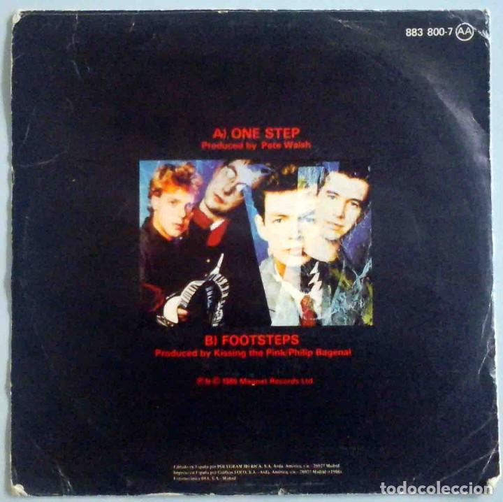Discos de vinilo: Kissing the pink - One Step / Footsteps - Foto 2