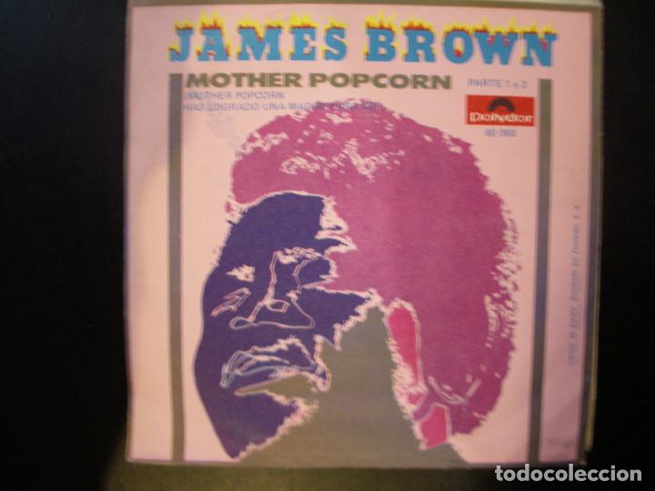 Discos de vinilo: JAMES BROWN- MOTHER POPCORN. SINGLE. - Foto 1