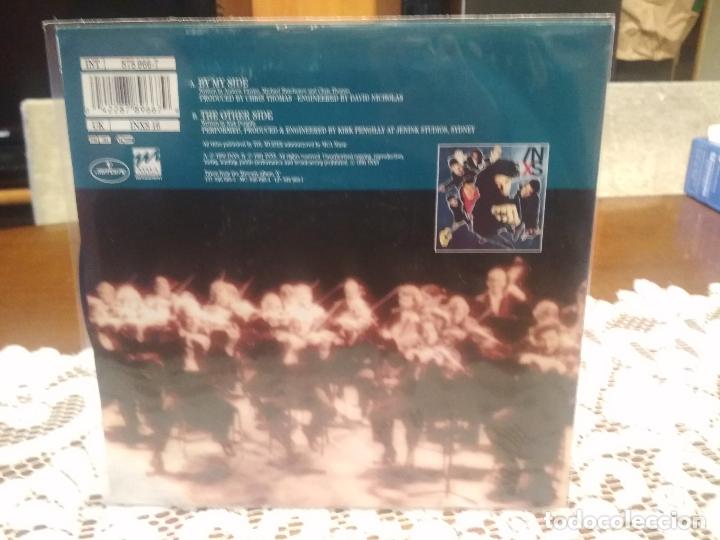 Discos de vinilo: INXS  BY MY SIDE  SINGLE GERMANY 1990 PDELUXE - Foto 2
