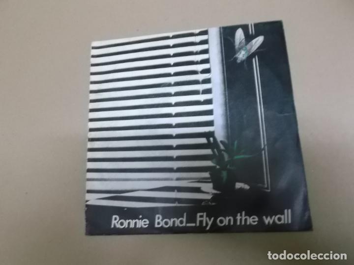 Discos de vinilo: RONNIE BOND (SINGLE) FLY ON THE WALL A&Ntilde;O &ndash; 1981 - Foto 1