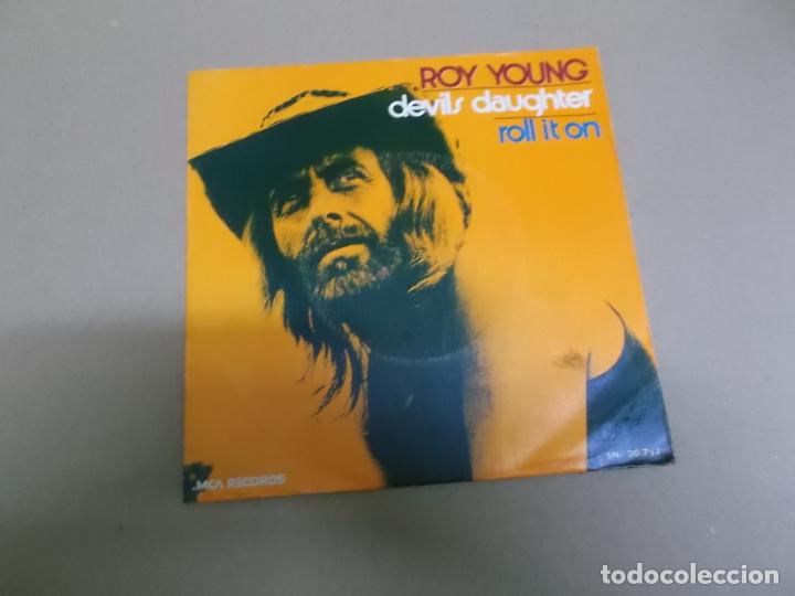 Discos de vinilo: ROY YOUNG (SINGLE) DEVILS DAUGHTER A&Ntilde;O &ndash; 1972 - Foto 1