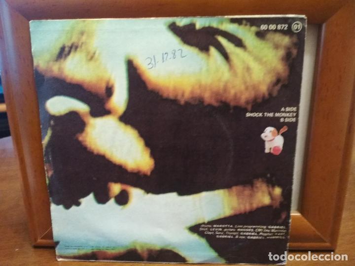 Discos de vinilo: PETER GABRIEL SHOCK THE MONKEY  SINGLE SPAIN 1982 PDELUXE - Foto 2
