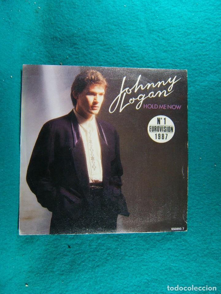 Discos de vinilo: JOHNNY LOGAN-HOLD ME NOW-LIVING A LIE-N&ordm; 1 EUROVISION 1987-SINGLE-MADRID-1987.