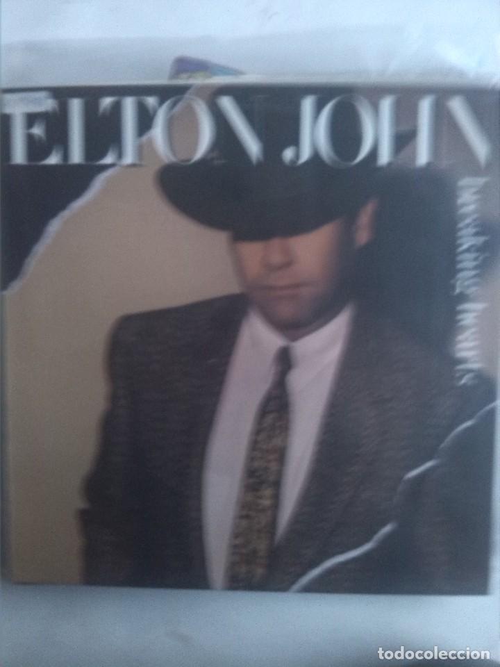 Discos de vinilo: ELTON JOHN - BREAKING HEARTS - Foto 1