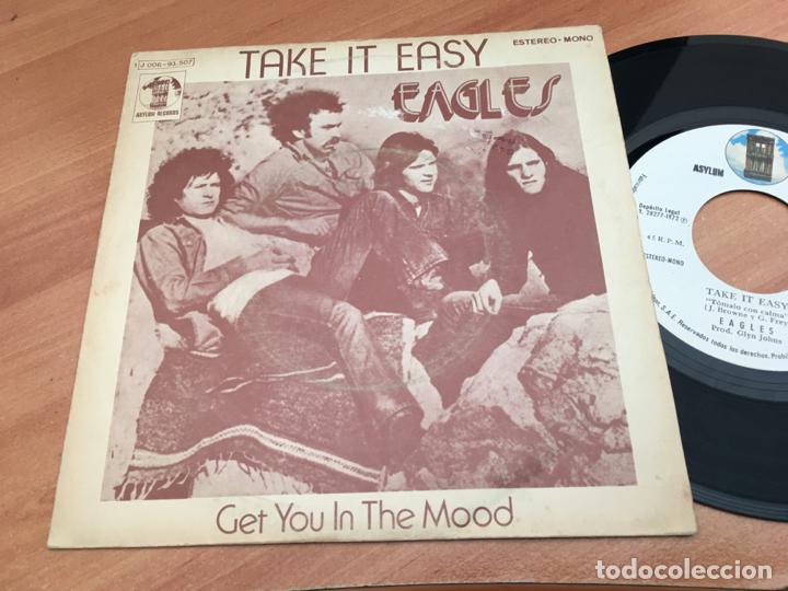 Discos de vinilo: EAGLES (TAKE IT EASY) SINGLE ESPA&Ntilde;A 1972 (EPI03) - Foto 1
