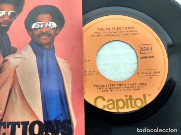 Discos de vinilo: SINGLE/THE REFLECTIONS/A TRES PASOS DEL VERDADERO AMOR. - Foto 2