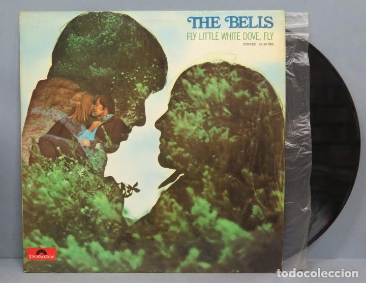 Discos de vinilo: LP`. THE BELLS. FLY LITLE WHITE DOVE, FLY - Foto 1