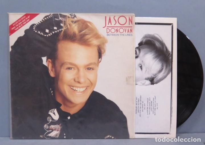 Discos de vinilo: LP. JASON DONOVAN. BETWEEN THE LINES - Foto 1