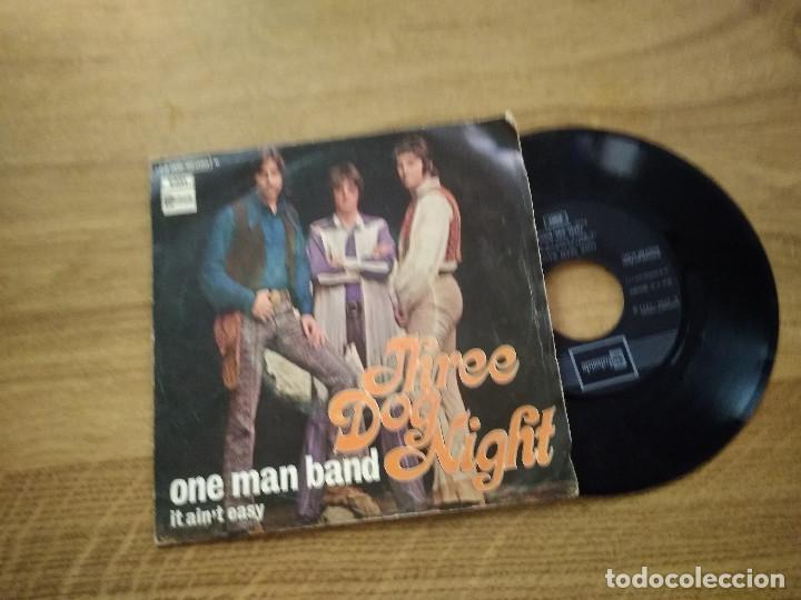 Discos de vinilo: THREE DOG NIGHT / ONE MAN BAND / IT AIN&acute;T EASY - Foto 1