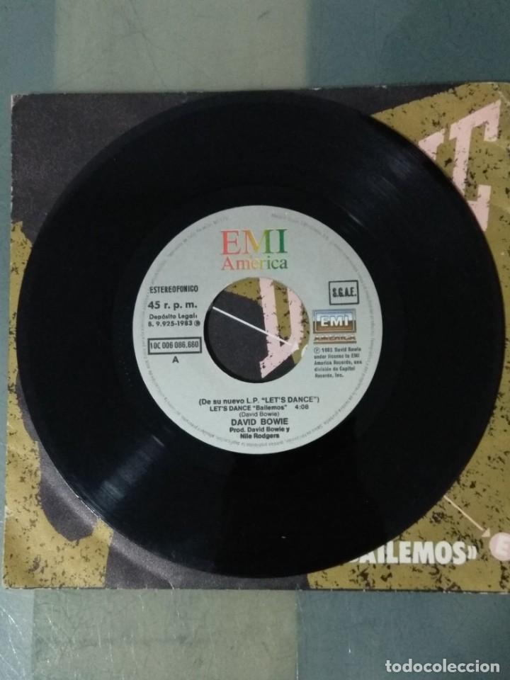 Discos de vinilo: DAVID BOWIE - BAILEMOS - SINGLE  VINILO 1983 EMI. - Foto 3