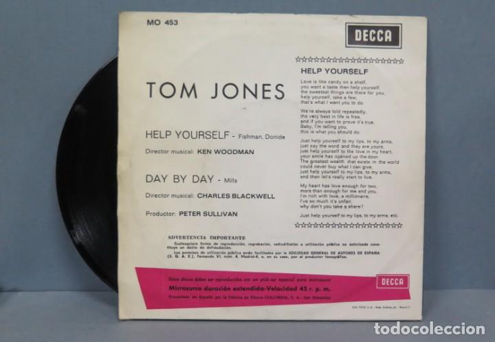 Discos de vinilo: SINGLE. TOM JONES. HELP YOURSELF - Foto 2