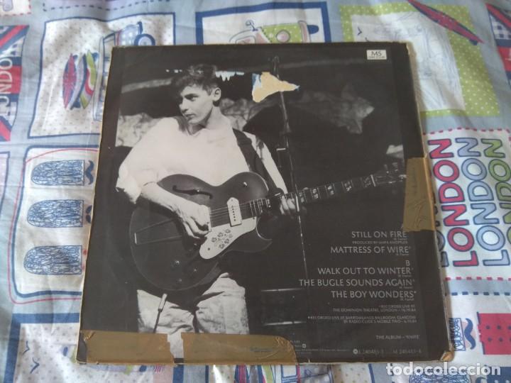 Discos de vinilo: AZTEC CAMERA -  STILL ON FIRE - Foto 2