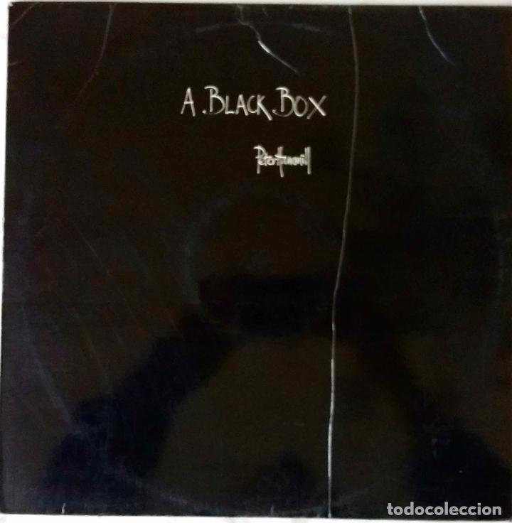 Discos de vinilo: PETER HAMMILL (VAN DER GRAAF GENERATOR) A BLACK BOX. LP ESPA&Ntilde;A CON FUNDA INTERIOR CON LETRAS - Foto 1
