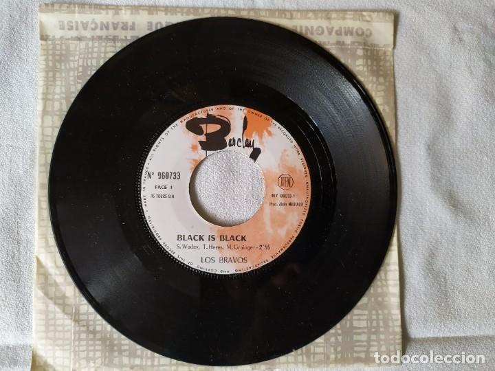 Discos de vinilo: Los Bravos &lrm;&ndash; Black Is Black Single Francia 1966 - Foto 2