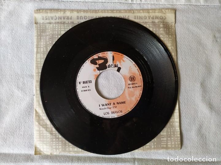 Discos de vinilo: Los Bravos &lrm;&ndash; Black Is Black Single Francia 1966 - Foto 3