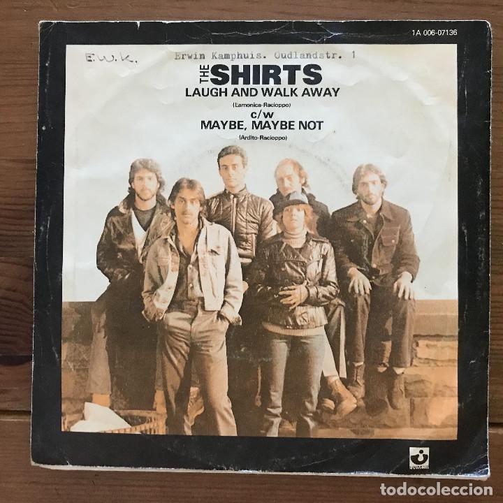 Disques de vinyle: SHIRTS - LAUGH AND WALK AWAY - SINGLE HARVEST HOLANDA 1979