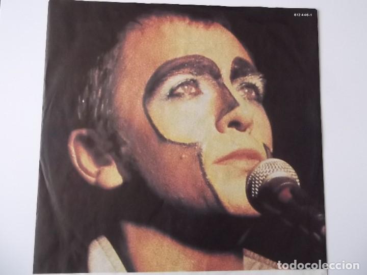 Discos de vinilo: PETER GABRIEL - PLAYS LIVE (doble) - Foto 3
