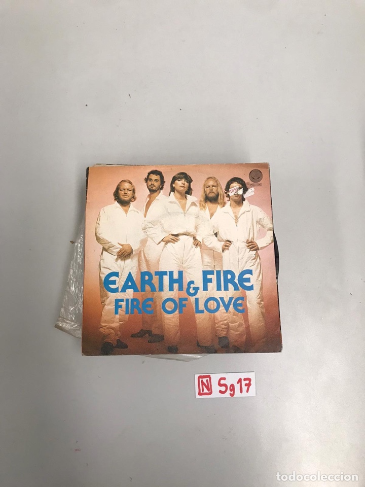 Discos de vinilo: Eart Y Fire Fire Of Love - Foto 1