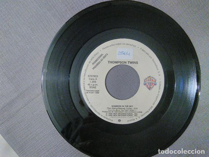 Discos de vinilo: Single de Thompson Twins. Disco promocional. - Foto 5