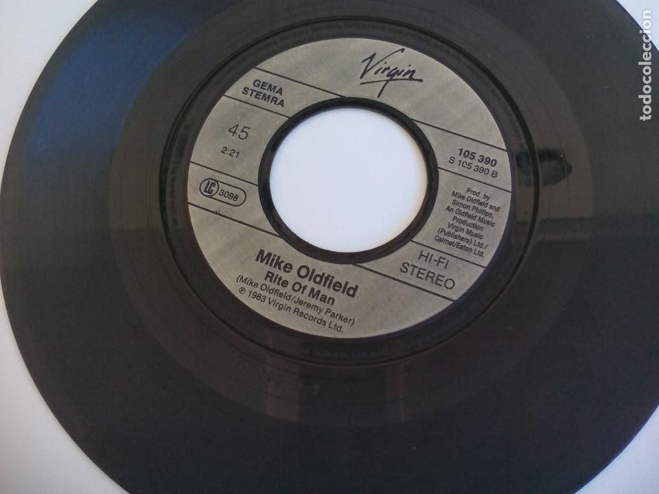Discos de vinilo: MIKE OLDFIELD. MOONLIGHT SHADOW. 1983. VIRGIN 105390-100 - Foto 4