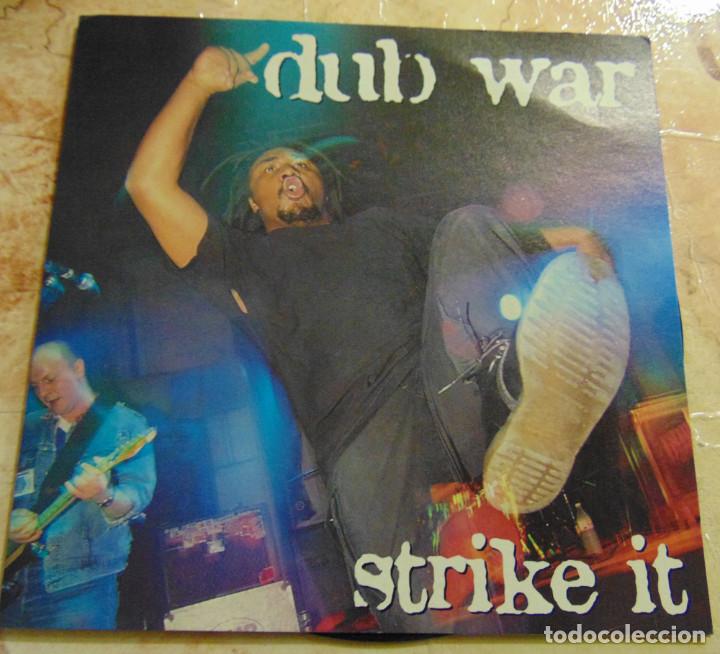 Discos de vinilo: Dub War &ndash; Strike It - SINGLE NUMERADO UK 1994 - Foto 1
