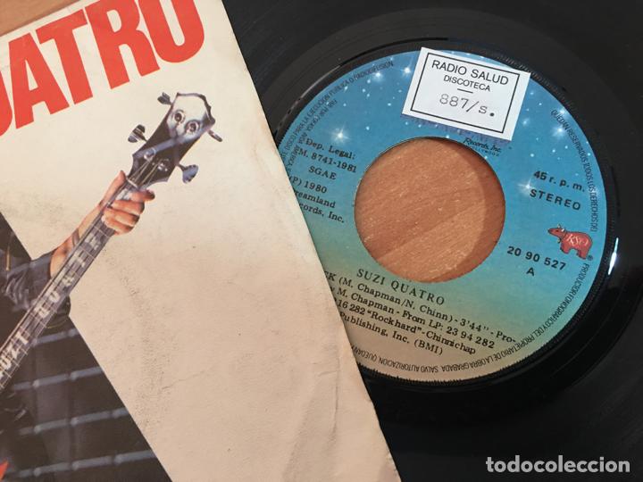 Discos de vinilo: SUZI QUATRO (LIPSTICK) SINGLE ESPA&Ntilde;A 1981 - Foto 2