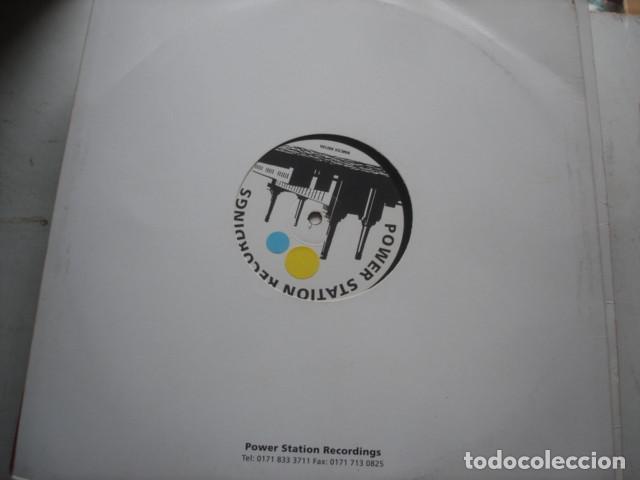 Discos de vinilo: Clock &lrm;   Holding On 4 U - Foto 2