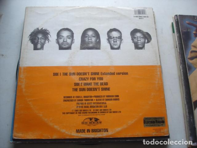 Discos de vinilo: Beats International   The Sun Doesnt Shine - Foto 2