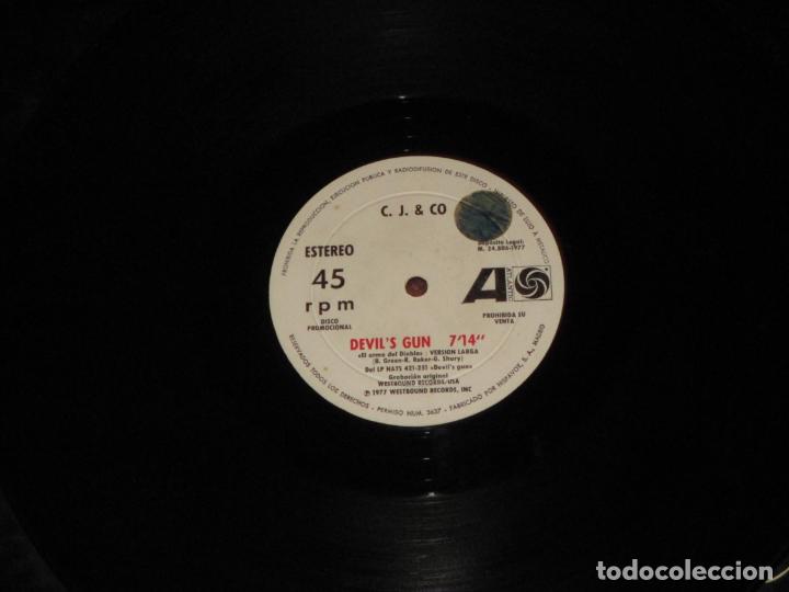 Discos de vinilo: C.J. & CO - DEVIL&acute;S GUN - MAXI - SPAIN - ATLANTIC - REF CP-285 - LV - - Foto 2