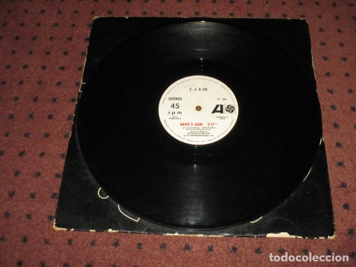 Discos de vinilo: C.J. & CO - DEVIL&acute;S GUN - MAXI - SPAIN - ATLANTIC - REF CP-285 - LV - - Foto 4